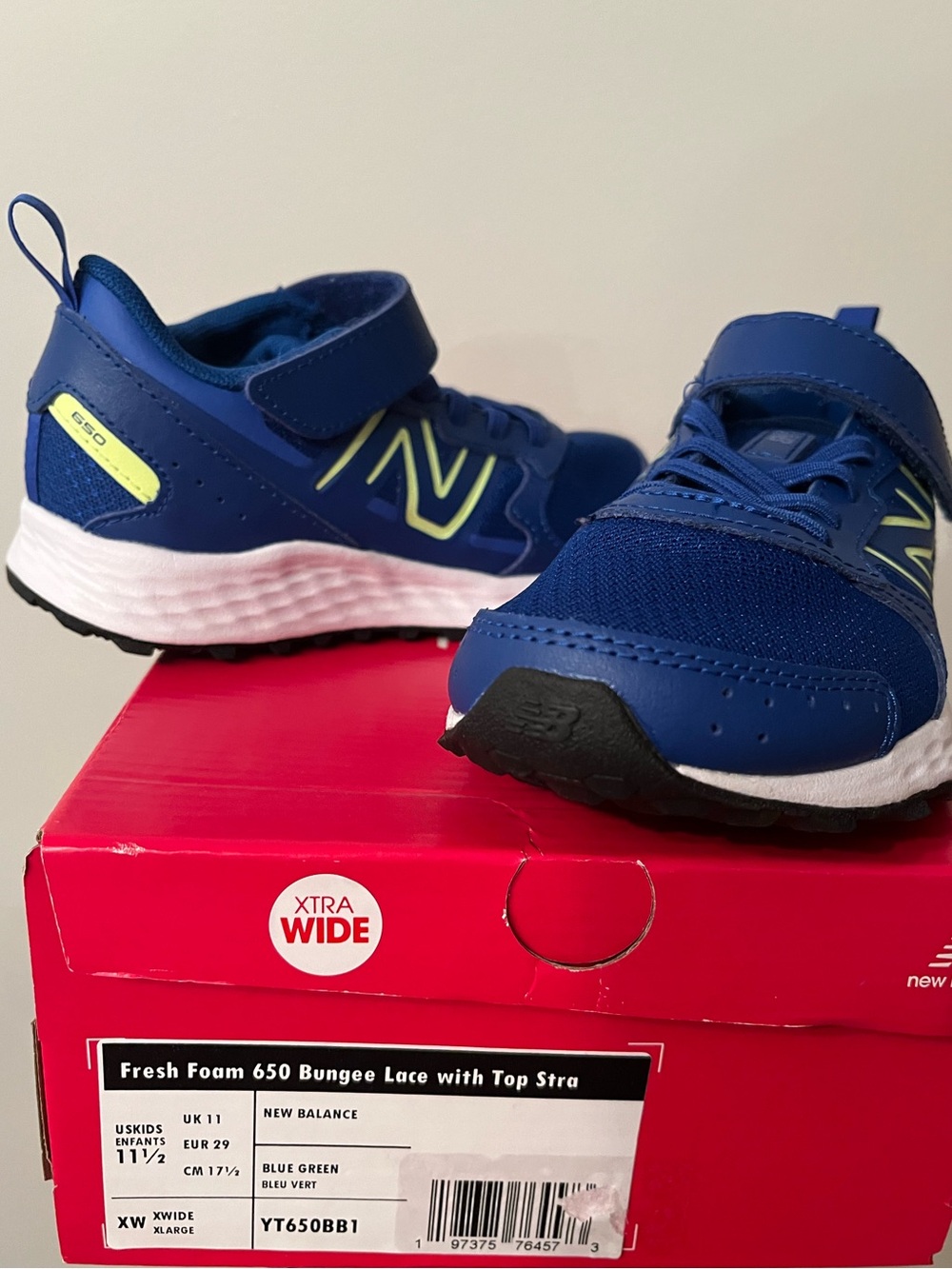 BNIB NEWBALANCE Childrens 11.5 XW Hook & Loop Bungee Running Shoes.